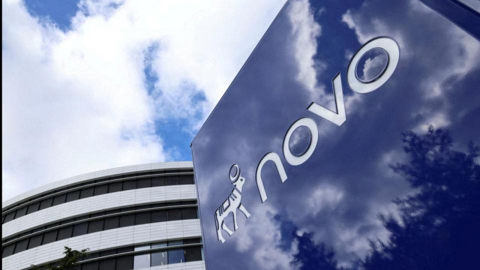 Novo Nordisk sagsøgte Eli Lilly i juli med den begrundelse, at reklamer for fedmemidlet Zepbound og diabetesbehandlingen Mounjaro sammenlignede højere doser af disse produkter med lavere doser af Novo Nordisks Wegovy og Ozempic.