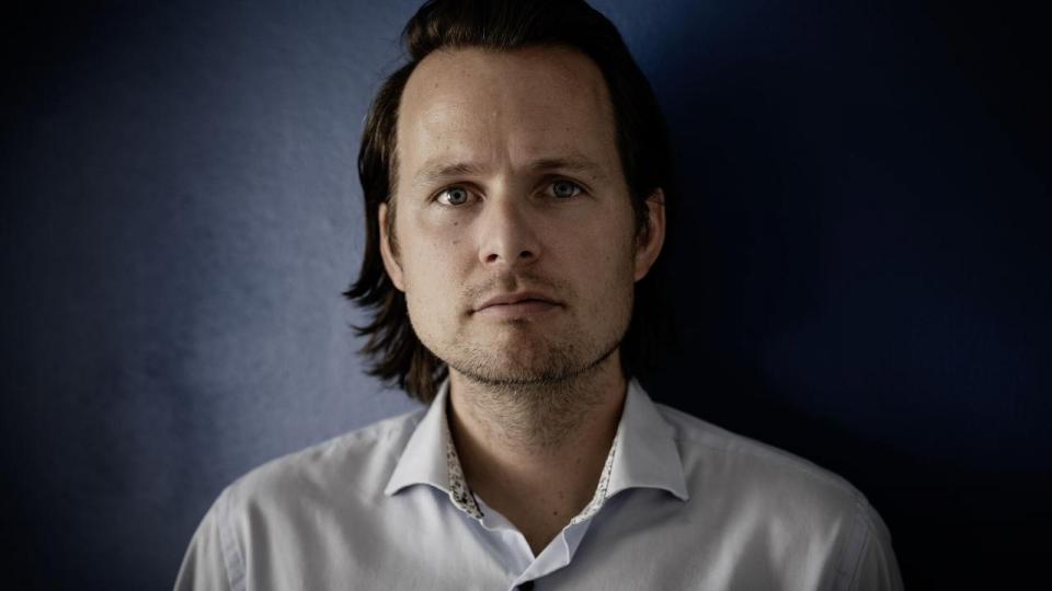 Mange ledelser glemmer at holde fokus på engagement og motivation blandt de medarbejdere, der skal blive og sikre virksomhedens fremtidige succes, mener erhvervspsykolog Thomas Lange.