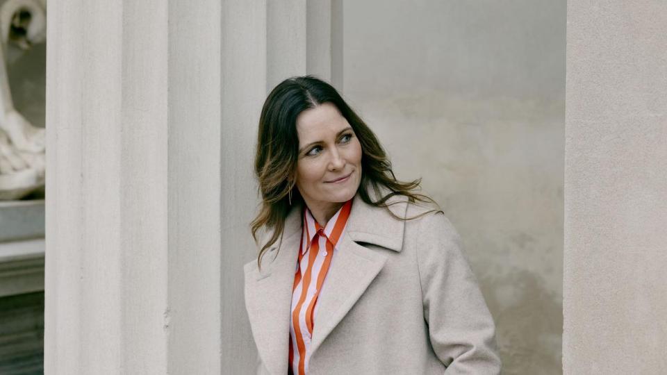 Louise Herping Ellegaard er vokset op uden penge, så hun ved, at hun sagtens kan klare sig med ingenting. Af den grund er hun ikke bange for at tage høj risiko, når det gælder investeringer.