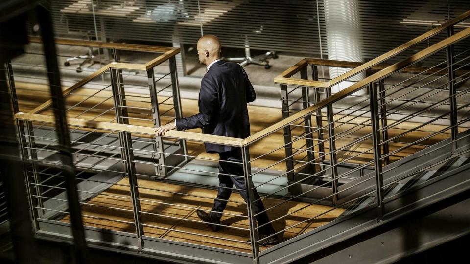 For et år siden overtog Rasmus Errboe rollen som topchef hos Ørsted. Siden har han stået i spidsen for en gigantisk redningsplan i form af en kapitaludvidelse på 60 mia. kr. og flere juridiske kampe med myndighederne i USA.
