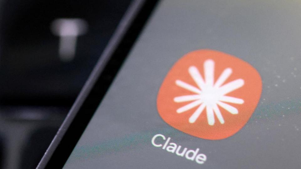 Gennem Claude bliver adgangen til at udfordre softwaregiganterne bliver bredere. Det er ArtCraft et eksempel på, skriver IT-advokat Matin von Haller Grønbæk.