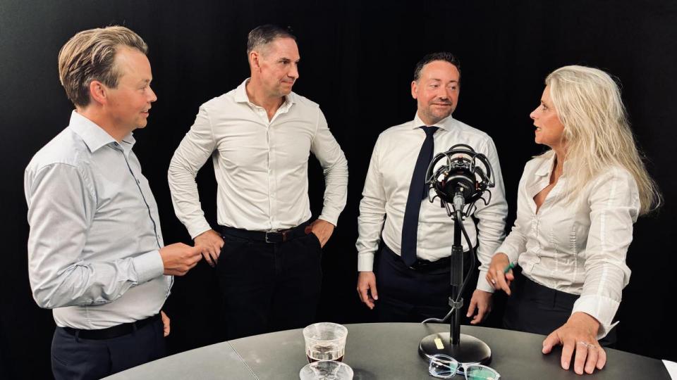 Børsens investorredaktør, Simon Kirketerp, Jesper Langmack, chef i Polaris Flexible, Daniel Pattersson, IR-chef i Vestas og vært Tina Riising diskuterer Biomar i podcasten, hvor Jens Bjerg Sørensen, Schouw-topchef og Biomar-formand, også er med.