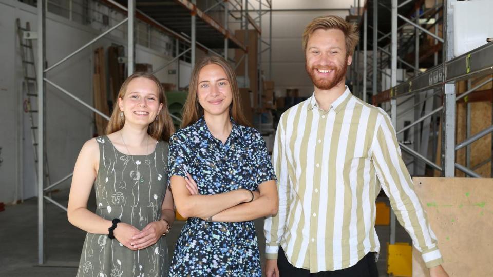 Stifterne Sofie Winge-Pedersen, Victoria Strauss Søgaard og Johan Vangstrup er tidligere DTU-studerende, der har skabt virksomheden Paint’r og malerspandsalternativet for fem år siden. 