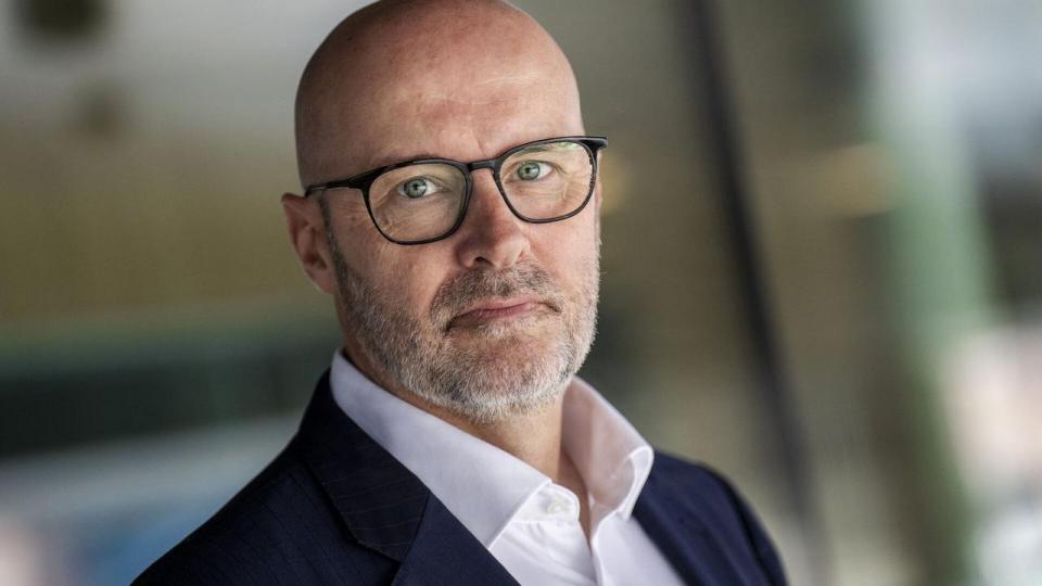 Jyske Bank med adm. direktør Lars Mørch i spidsen har nu fået styr på alt papirarbejdet og kan på mandag overtage Formuepleje. 