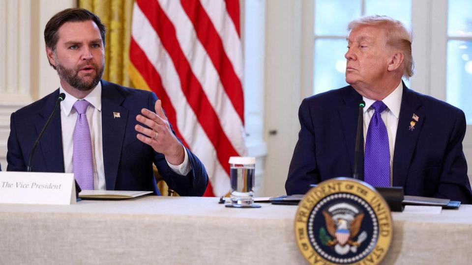 Donald Trump og vicepræsident J.D. Vance har helt åbenlyst ingen klar strategi for, hvordan de vil agere på den internationale scene, og et nyligt pressemøde viser det. 