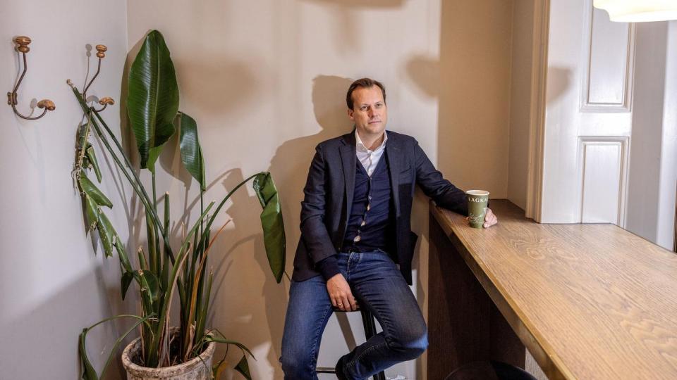 Joachim Knudsen har været adm. direktør i Lagkagehuset siden januar 2024. Ifølge ham er det den nye strategi Refocused kombineret med faldende globale råvarepriser, der driver fremgangen i bagerkæden.