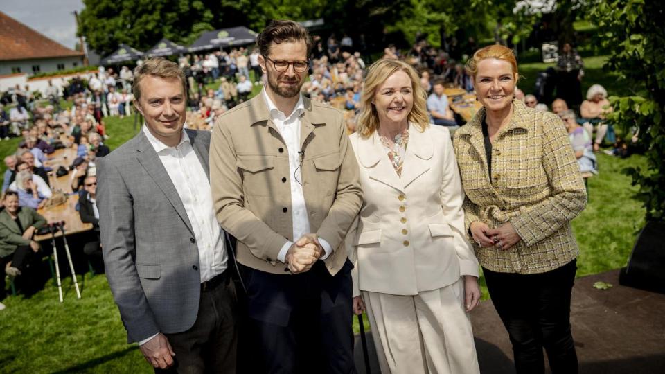 Mona Juul (K), Morten Messerschmidt (DF), Alex Vanopslagh (LA) og Inger Støjberg (DD) holdt grundlovsmøde på Biskoptorp Hovedgaard i Ullerslev på Fyn. Nu forbereder de et konvent i Fredericia. 