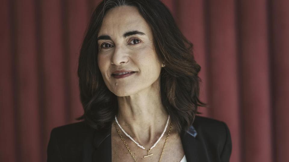 Berta de Pablos-Barbier overtog topposten i Pandora fra Alexander Lacik i januar på et svært tidspunkt. Smykkeproducenten er under pres fra forbrugere, toldkrig og råvarer. Alene siden hun kom til, er en fjerdedel af Pandoras markedsværdi forsvundet.