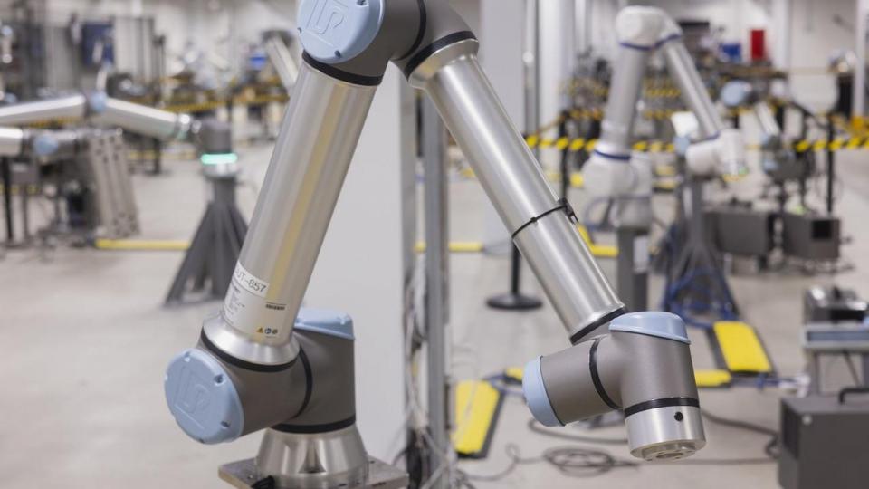 Universal Robots og Mobile Industrial Robots i Odense. Den fynske robotklynge har i årevis været en vækstmotor, men ny rapport viser nu en tydelig opbremsning.
