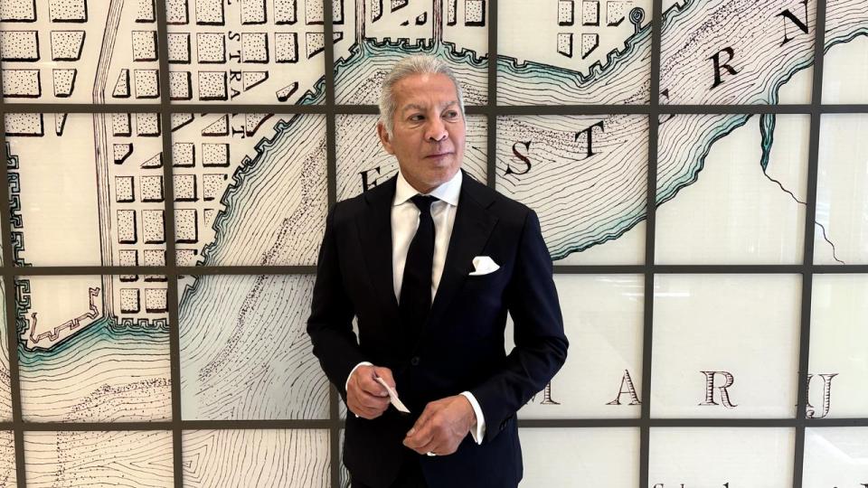 Javier Palomarez, der er direktør i erhvervsorganisationen United States Hispanic Business Council, har set sine medlemmer blive mere og mere frustrerede over den præsident, som mange af dem selv stemte på.