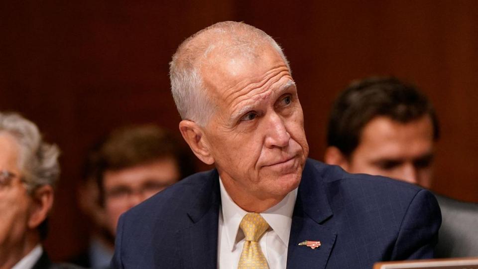 Den republikanske senator Thom Tillis siger søndag, at han er klar til at støtte nomineringen af Kevin Warsh som ny formand for den amerikanske centralbank (Fed).