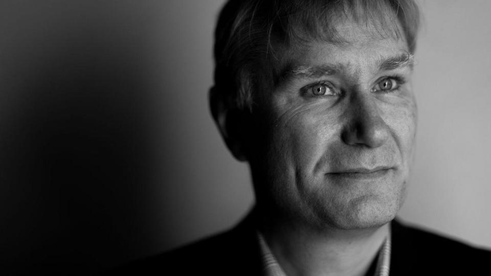 Thor Schultz Christensen, viceinvesteringsdirektør i pensionsselskabet Velliv, har ombestemt sig og sendt milliarder mod aktier i USA. 