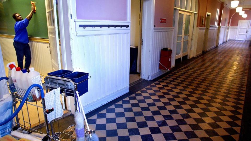Det offentlige konkurrencetabu har flere forklaringer, men monopolers skadevirkninger forsvinder ikke, blot fordi det er kommunen, der driver rengøring, eller regionen, der driver vaskeri.