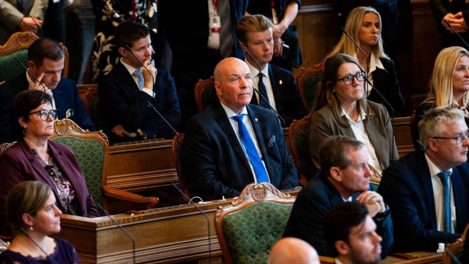Søren Gade (V) var i vælten tirsdag i Folketinget. Han gik af som Folketingets formand på dagen, som var præget af et kritisk portræt af ham, som Jyllands-Posten havde lavet.