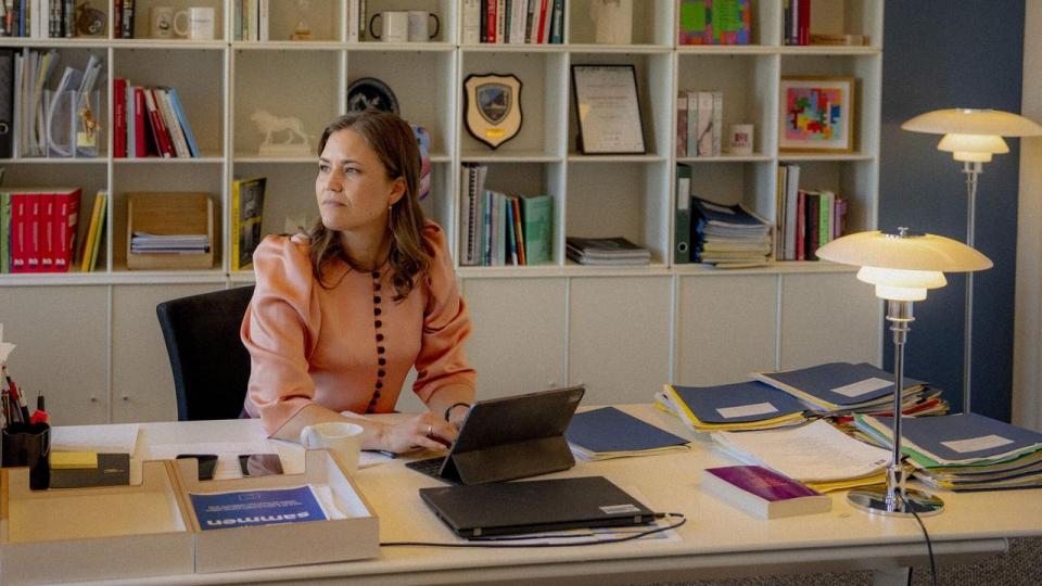 Under det danske EU-formandskab er det europaminister Marie Bjerre (V), der har ansvar for at fremme forhandlingerne med de ti lande, der står i kø til medlemskab af EU.