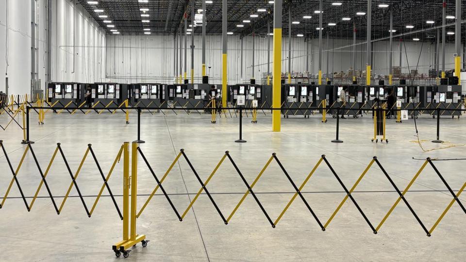 Testen af valgmaskiner i Fulton County Election Hub er åbent for offentligheden og har altid været det.