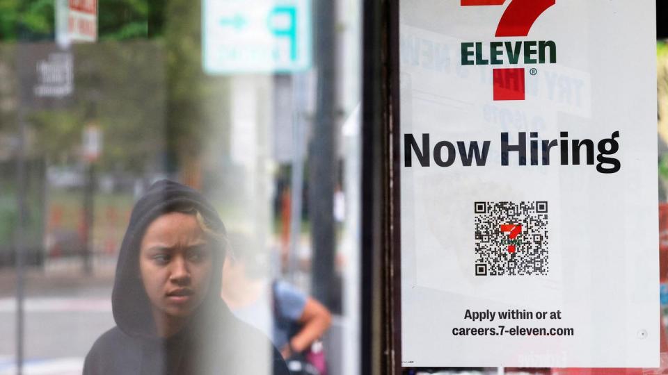 Der blev skabt 29.000 nye job i september. Samlet set er der kommet 152.000 flere job til over de seneste tre måneder.
