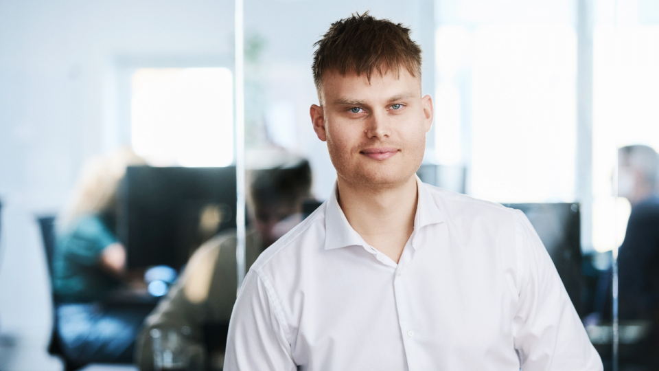 Frederik Smedegaard Dannevang foreslår et mere fleksibelt pensionssystem, hvor borgerne under kontrollerede rammer kan bruge egne midler til bolig og økonomisk robusthed.