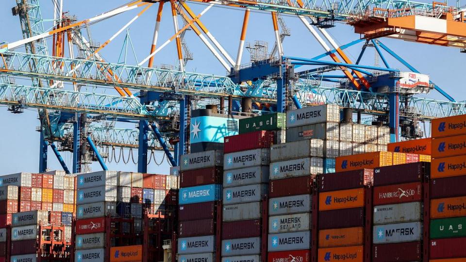 Shippinggiganten A.P. Møller-Mærsk er både medejer af Onomondo og en af tech-selskabets store kunder. Her gør selskabets teknologi det bl.a. muligt at overvåge og kontrollere containere under transport.