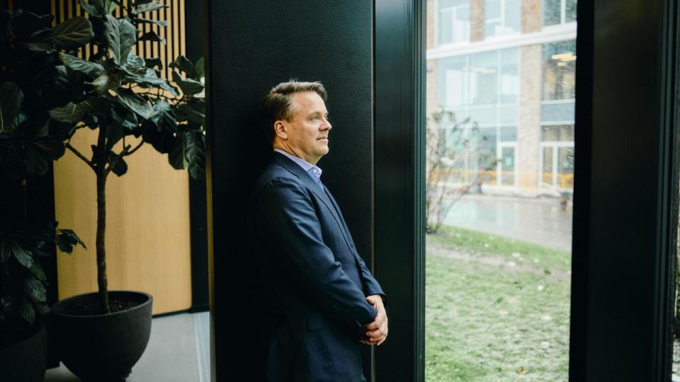 “Det er begyndt at være en begrænsning, at dem, der står for planlægningen og udbygningen af elnettene, er statsmonopoler, og at de er overvældede,” siger Martin Lippert, der er adm. direktør i Globalconnect.