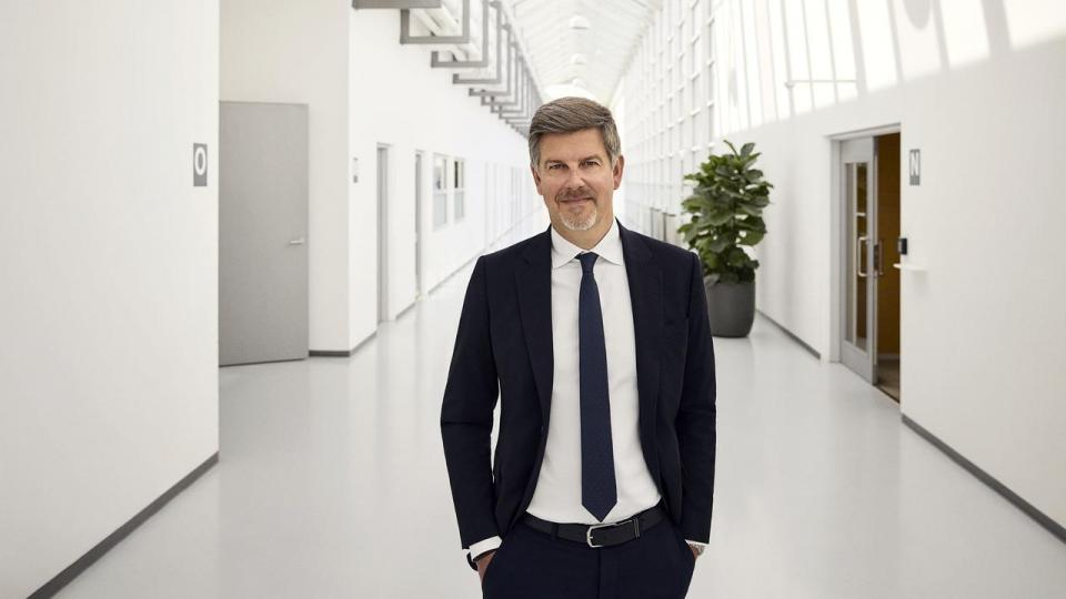 Canadiske Gavin Wood blev Coloplast-topchef for mindre end to uger siden. Han startede sin karriere som sælger i Johnson & Johnson i en periode, hvor de “ansatte ret mange ekshockeyspillere”, inklusive ham selv.