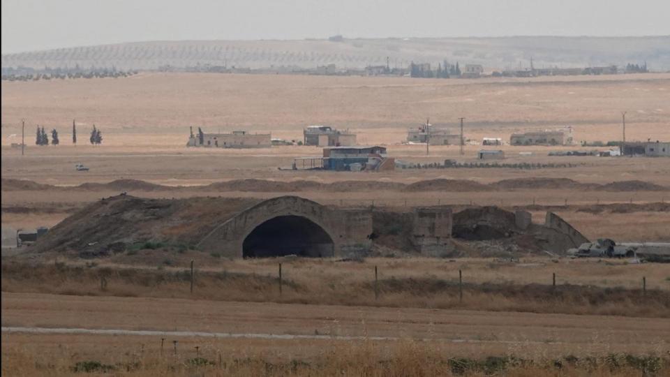 Basen Abu al-Duhur i Idlib-provinsen i Syrien er angiveligt ramt af angreb, som USA tirsdag gav Israel skylden for.