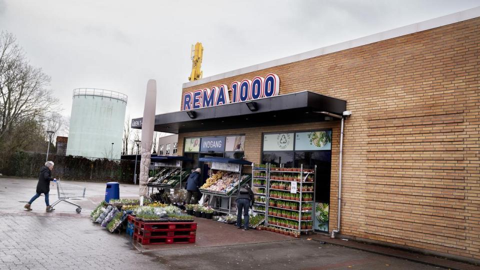 Rema 1000 har ca. 430 butikker i Danmark.
