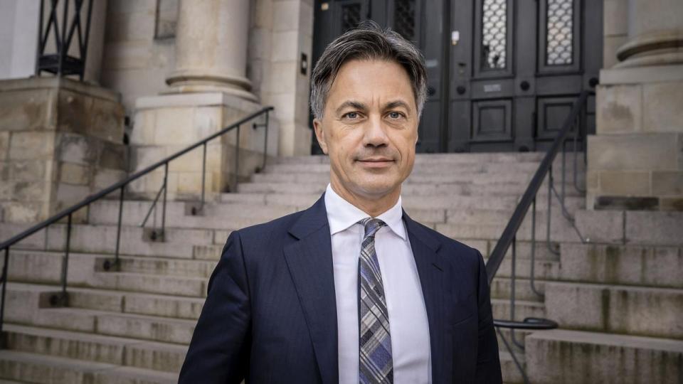 Det store advokathus Bruun & Hjejle har succes inden for bl.a. tvister. Dem bliver der flere af, forklarer Ole Spiermann, advokathusets formand. Og det er ikke, fordi dansk erhvervsliv er blevet mere stridbart. Det er, fordi AI og ny teknologi gør det nemmere at granske komplekse transaktioner kritisk og afsløre mulig snyd.