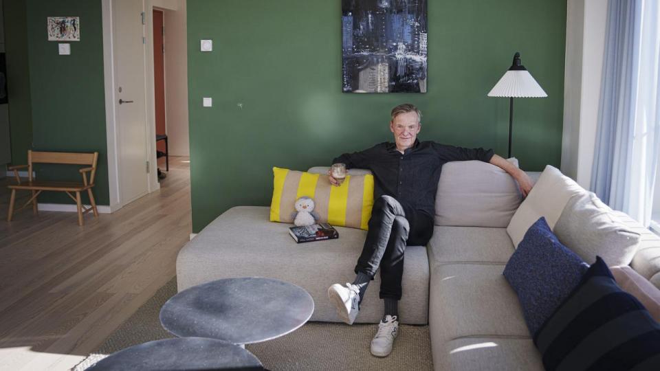 Kommunikatør, krimiforfatter og tidligere chefredaktør for Ekstra Bladet Poul Madsen i hjemmet på 125 kvm, som han frygter bliver for småt, når børnene vokser til. 