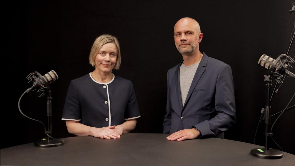 I Børsens podcast “Bag strategien” taler Mai-Britt Poulsen fra BCG og erhvervskommentator Jesper Kongskov om krav til topcheferne i erhvervslivet. 