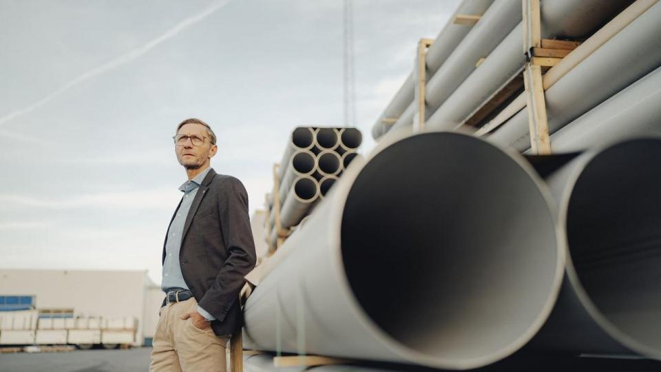 Adm. direktør Michael Lund fra Damstahl i Skanderborg mener, at EU med fordel kan kopiere USA, når det kommer til ståltold på halvfabrikata.