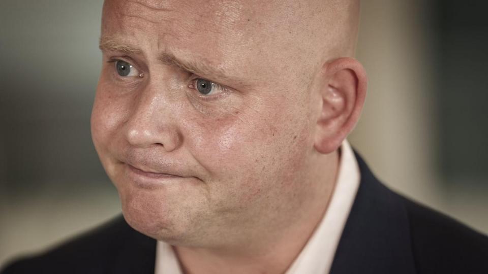 Skatte- og vækstminister Jakob Engel-Schmidt trives på knivsæggen mellem det smarte og det lidt for smarte. 