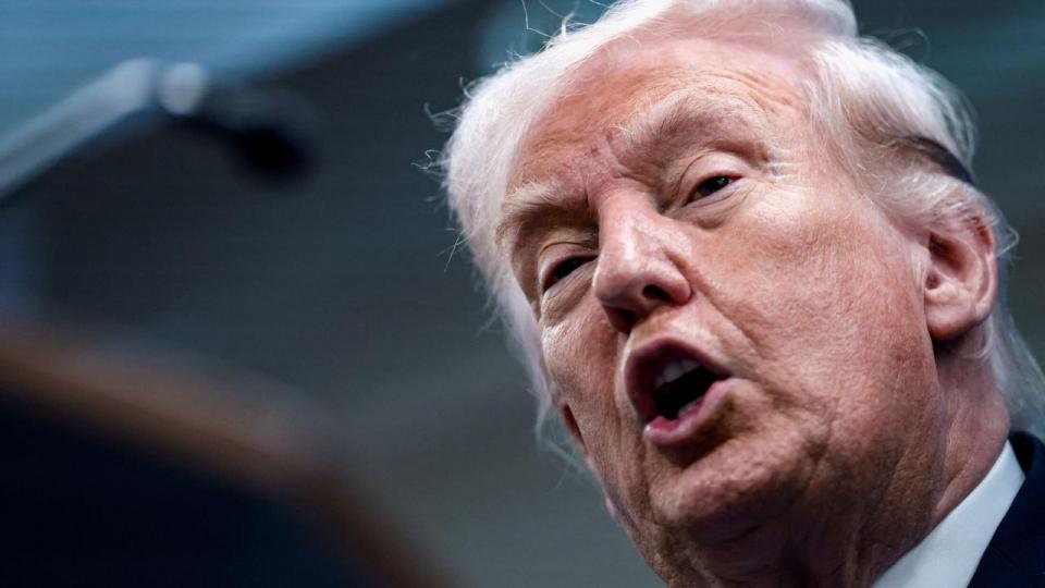 USA’s præsident, Donald Trump, gik torsdag nat til tasterne på Truth Social, hvor han endnu engang rettede hård kritik mod Nato.