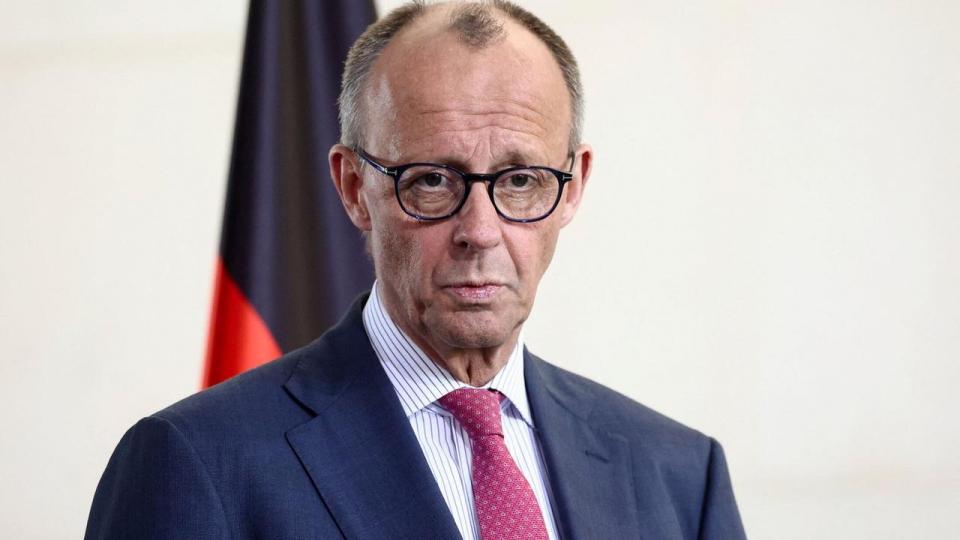 Forbundskansler Friedrich Merz’ fremstød for højere forsvarsudgifter har skabt bekymring for, at indkøbsvalg låses fast, og at tysk industri får en fordel over sine nabolande.