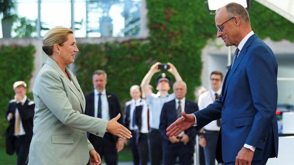 Danmark og Tyskland har krævet besparelser for “flere hundrede milliarder af euro” på EU's kommende flerårige budget.