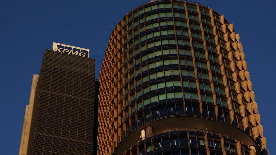 En sag  om misbrug af fortrolige bestyrelsesdokumenter hos revisionsgiganten KPMG, som i øjeblikket efterforskes af det australske finanstilsyn, har bl.a. været med til at udløse tiltagene.