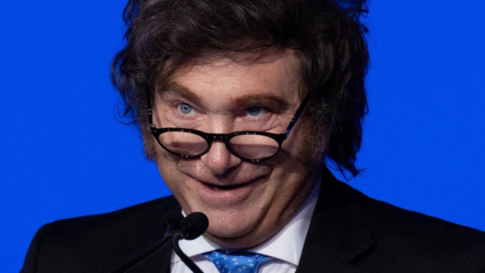 Argentinas præsident, Javier Milei, taler ved Milken Institute Global Conference 2026 i Californien maj 2026.