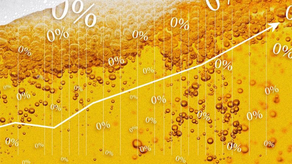 Danskerne køber markant mere alkoholfri øl. Bryggerierne svarer igen med nye produkter med mindre eller ingen alkohol.