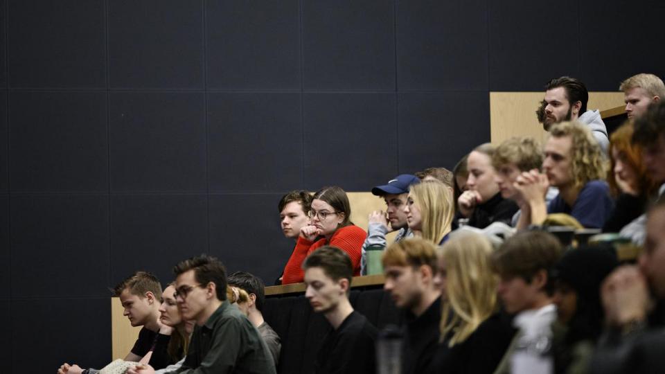 Antallet af optagne på en videregående uddannelse er faldet med 2 pct. sammenlignet med sidste år.