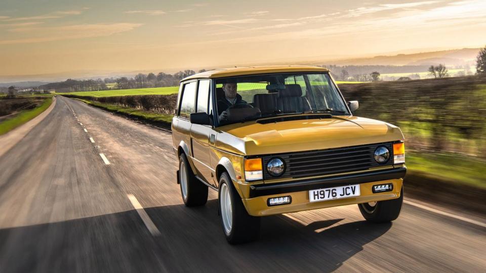 Der skal bygges 12 biler om året af den nye retro-Range Rover, der hver især gennemgår 750 km grundig test inden levering. Danske kunder er velkomne, lyder det.