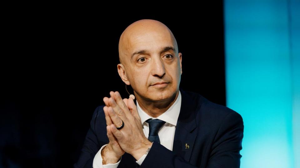 Novo Nordisks topchef, Mike Doustdar, mener ligesom sin forgænger, Lars Fruergaard Jørgensen, at markedet for vægttabsmedicin er i sin vorden. Men investorerne ser ikke væksten på samme måde som Novo-ledelsen.