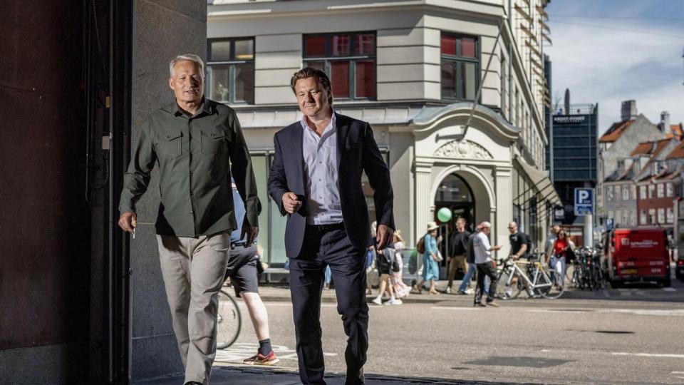 Crossnordics vil udfordre bankerne med billigere valutahandel. Her adm. direktør Thomas Jensen (t.h.) og bestyrelsesformand Søren Alminde. 