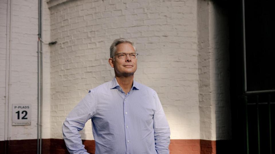 Ambitionen er at skabe en arbejdsplads, der lige så meget er et fællesskab, så det ikke kun handler om at hæve en løncheck, når man går på arbejde i AL Sydbank, siger topchef Mark Luscombe.