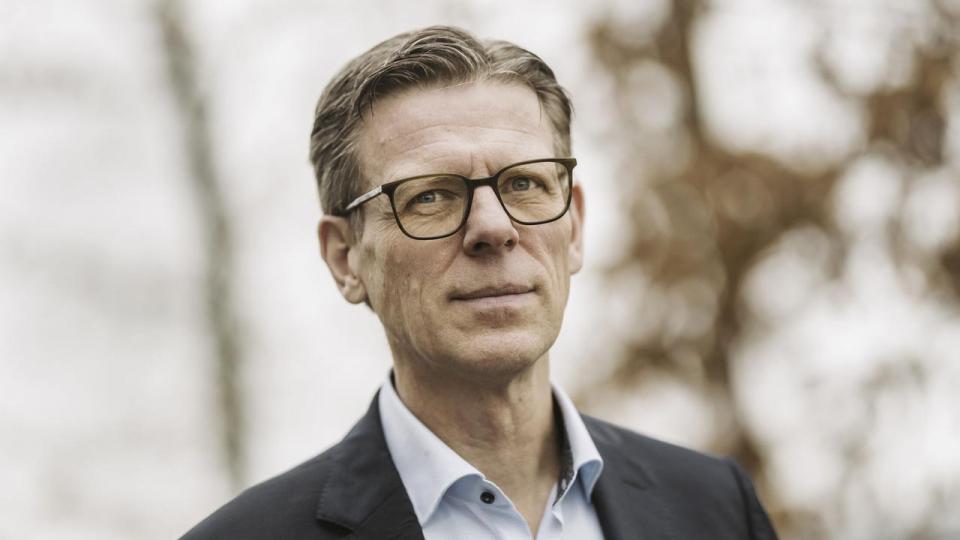 “Vi har haft dialog med de tyske myndigheder i mere end ti år, og vi er stadig ikke i nærheden af at få den strøm, vi har brug for,” siger Jes Munk, der er adm. direktør i Rockwool.