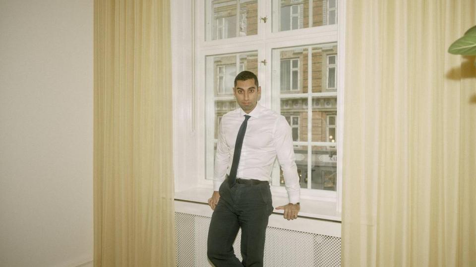Børsen erfarer, at erhvervsadvokaten Payam Samarghandi er den advokat, der ifølge kuratorerne i Happy Helpers konkursbo foreslog en omstridt konstruktion i forbindelse med salget af selskabets aktiviteter til konkurrenten Handyhand. Samarghandi ønsker med henvisning til sin tavshedspligt hverken at be- eller afkræfte, at han bistod Happy Helpers tidligere topchef, Dennis Forchhammer.