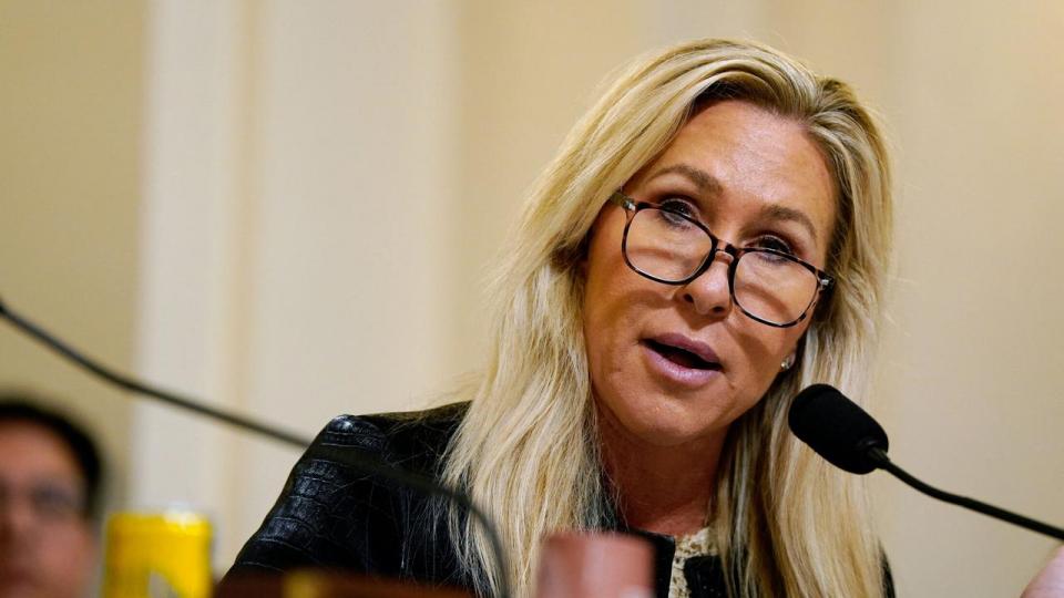 Marjorie Taylor Greene trak sig i begyndelsen af året fra sin post i Kongressen efter stridigheder med præsident Donald Trump. Nu kalder hun Trump-støtter for en “kult” og erklærer Maga-bevægelsen for død.