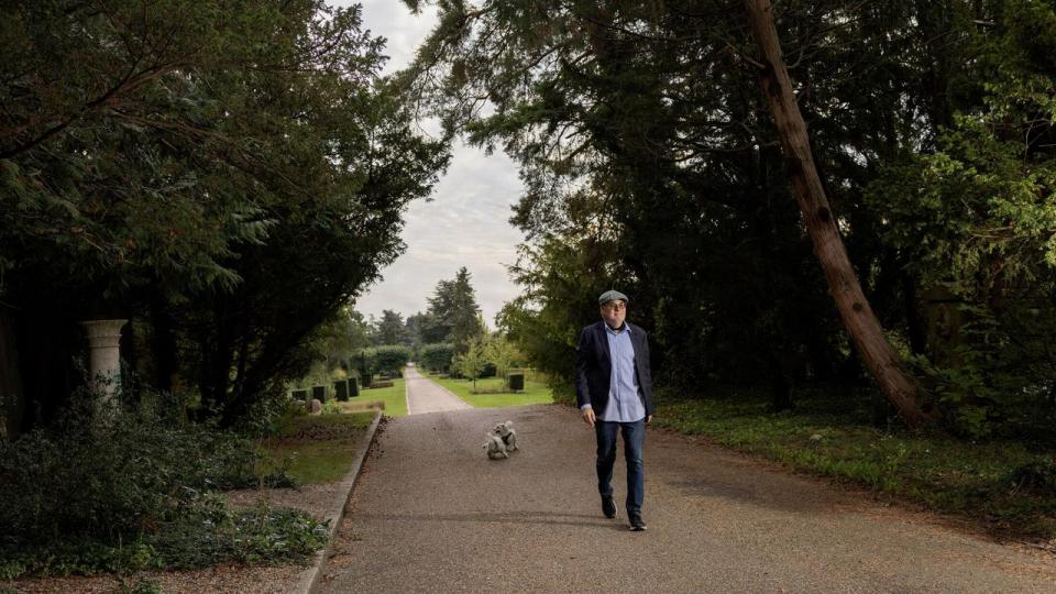 Benjamin Koppels liv er, lidt over et år efter, han fik konstateret voldsom nervebetændelse som følge af borrelia, tilbage til det normale. Og så alligevel ikke.