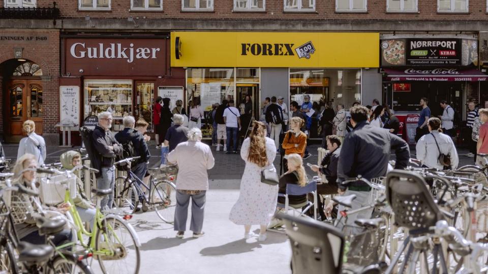 I det meste af maj var Forex-butikken på Nørreport i København nærmest under belejring af mennesker, der gerne ville indlevere gamle seddelserier. I alt modtog de tre indleveringssteder i Danmark 237 mio. kr. i sedler i måneden, der sluttede søndag. 
