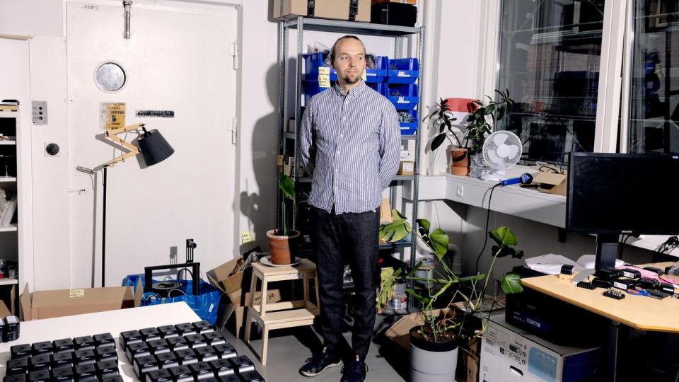 Lasse Regin er teknisk direktør og medstifter af sensorvirksomheden Tector. Løsningen anvendes blandt andet til at holde øje med koncentrationen af fugt i trækonstruktionen undervejs i genopbygningen af Notre Dame i Paris.