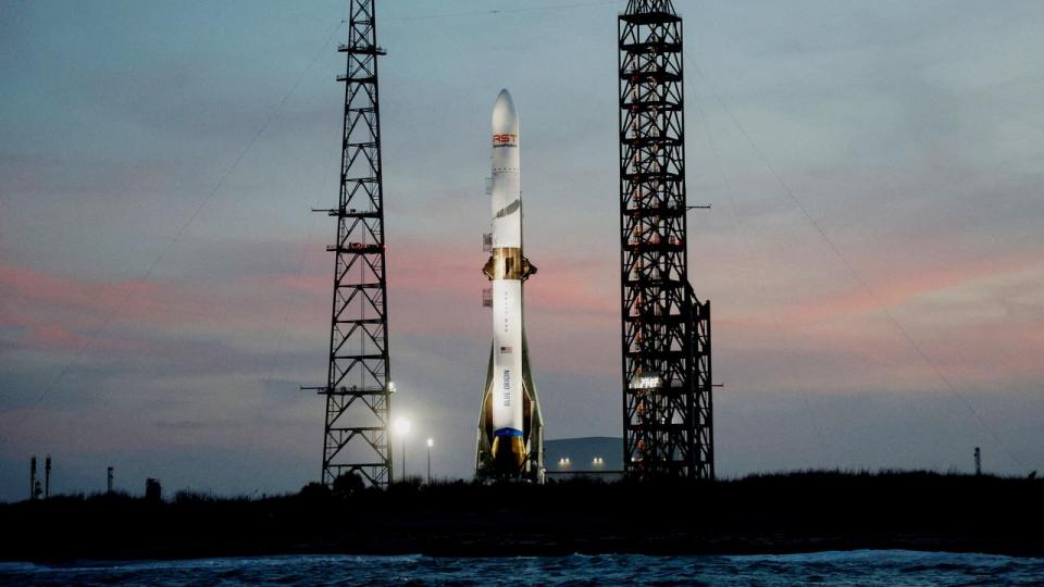 FILE PHOTO: A Blue Origin New Glenn rocket is prepared for launch at the Cape Canaveral Space Force Station in Cape Canaveral, Florida, U.S., April 18, 2026. It will be the third launch of New Glenn, and it will carry the AST SpaceMobile's BlueBird 7satellite into low Earth orbit. REUTERS/Joe Skipper/File Photo